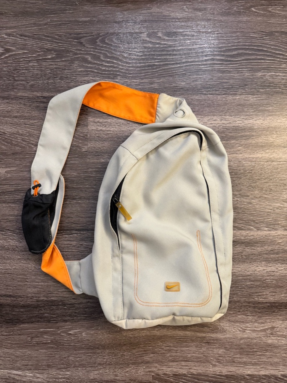 Vintage Nike Beige and Orange Sling Bag